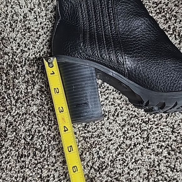 Sam & Libby heeled boots with tread. Sz 8 - Picture 13 of 14